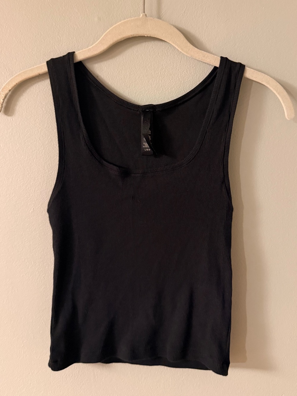 SKIMS Cotton Rib Tank - Picture 7 of 8